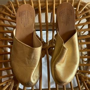 Rare Charlotte Stone Gorgeous gold leather heeled clogs. Size 8.